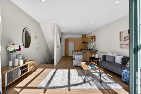 Photo of property in 5/1 Hillcrest Avenue, Hillcrest, Auckland, 0627