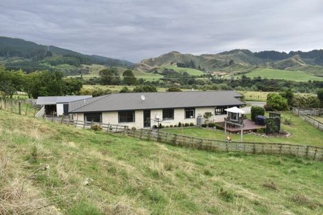 Photo of property in 283 North Manakau Road, Manakau, 5573
