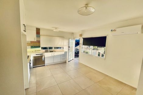 Photo of property in 36 Sunset Road, Unsworth Heights, Auckland, 0632