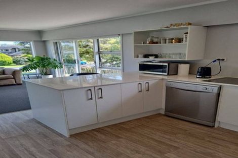 Photo of property in 44 The Circle, Manly, Whangaparaoa, 0930