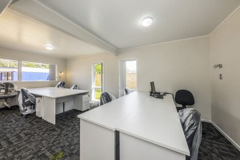 Photo of property in 32 Beach Road, Pahurehure, Papakura, 2113