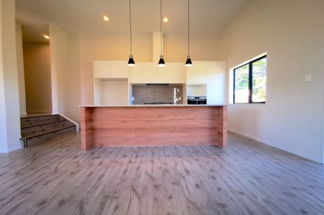 Photo of property in 2 Tarara Lane, Kumeu, 0810