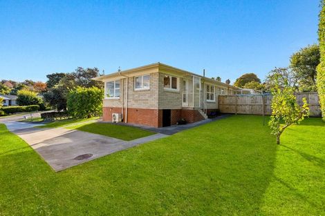 Photo of property in 1/22 Gladys Avenue, Glenfield, Auckland, 0629