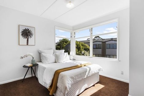 Photo of property in 3/116 Beach Haven Road, Beach Haven, Auckland, 0626