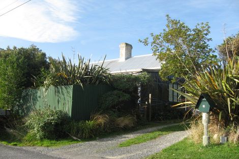 Photo of property in 11 Beaconsfield Road, Portobello, Dunedin, 9014