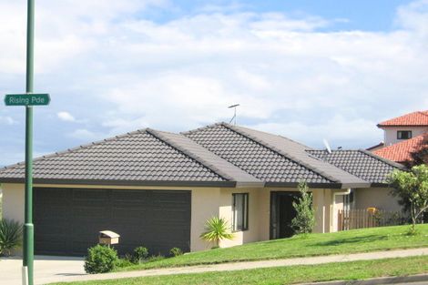 Photo of property in 6 Rising Parade, Fairview Heights, Auckland, 0632