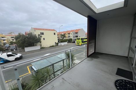 Photo of property in 1/306 Evans Bay Parade, Hataitai, Wellington, 6021