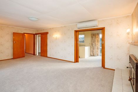 Photo of property in 17 Somerset Crescent, Highbury, Palmerston North, 4412