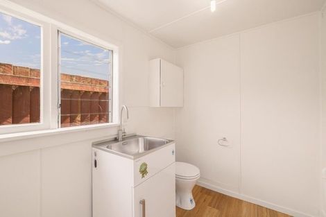 Photo of property in 17 Manning Place, Woolston, Christchurch, 8023