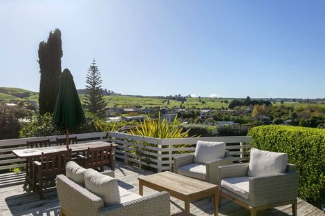 Photo of property in 2/13 Scenic Heights, Acacia Bay, Taupo, 3330