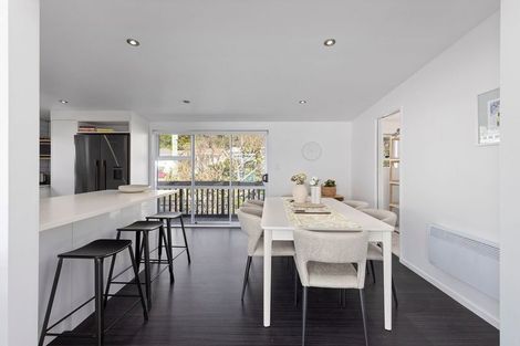 Photo of property in 277 Queens Drive, Lyall Bay, Wellington, 6022