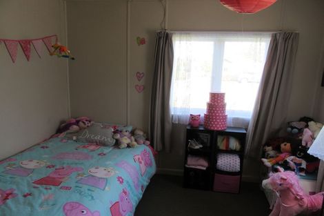 Photo of property in 16 Parsonage Road, Waimate, 7924