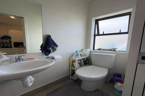 Photo of property in 2/66 Neil Avenue, Te Atatu Peninsula, Auckland, 0610