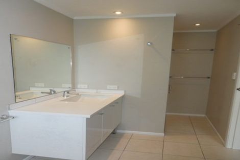 Photo of property in 5 Mulberry Street, Maungaraki, Lower Hutt, 5010