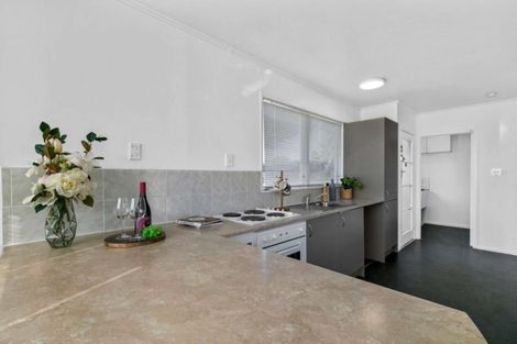 Photo of property in 10 Beeston Crescent, Manurewa, Auckland, 2102