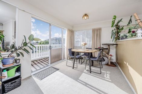 Photo of property in 2/1 West Street, Papakura, 2110