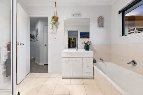 Photo of property in 31 Montego Drive, Papamoa Beach, Papamoa, 3118