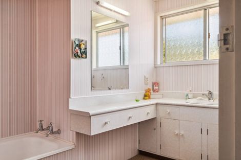 Photo of property in 20 Seddon Crescent, Whataupoko, Gisborne, 4010