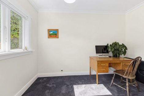 Photo of property in 3 Thames Street, Island Bay, Wellington, 6023