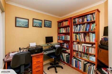 Photo of property in 1 Orlando Close, Frankleigh Park, New Plymouth, 4310