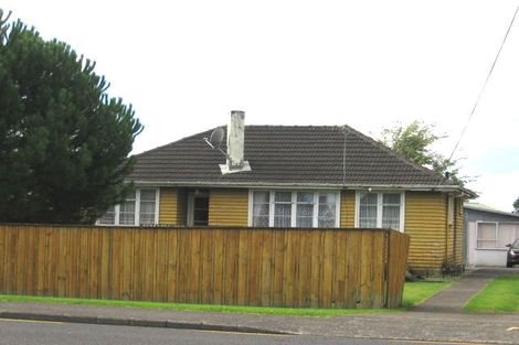 Photo of property in 719 Te Atatu Road, Te Atatu Peninsula, Auckland, 0610