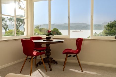 Photo of property in 46 Fortification Road, Karaka Bays, Wellington, 6022