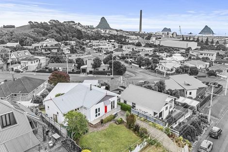 Photo of property in 50 Bayly Road, Blagdon, New Plymouth, 4310