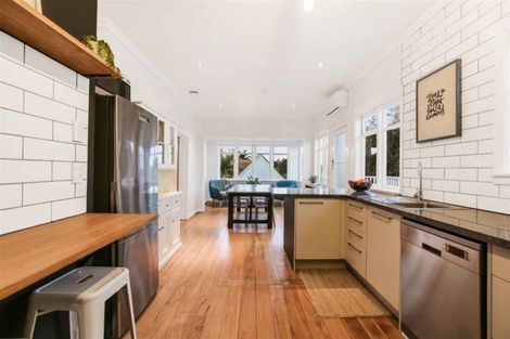 Photo of property in 2/5 Elderwood Lane, Belmont, Auckland, 0622