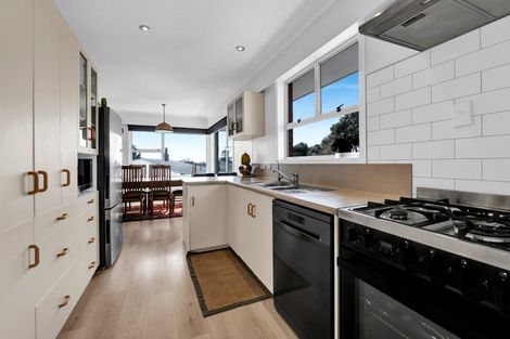 Photo of property in 5 Handley Place, Glen Avon, New Plymouth, 4312