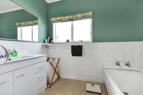 Photo of property in 72 Pegasus Drive, Sunnybrook, Rotorua, 3015