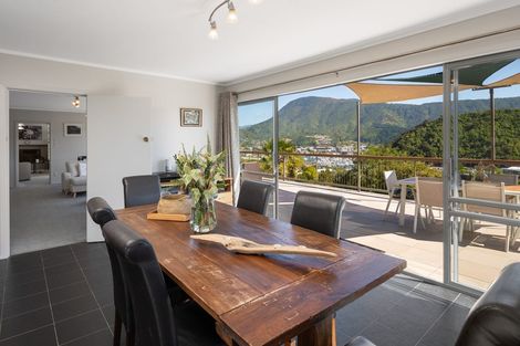 Photo of property in 25 Suffolk Street, Picton, 7220