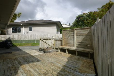 Photo of property in 66 Reynella Drive, Massey, Auckland, 0614