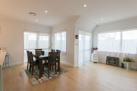 Photo of property in 69 Bordeaux Parade, Te Atatu South, Auckland, 0610