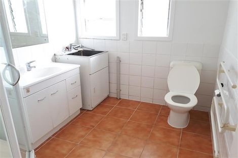 Photo of property in 67 View Road, Henderson, Auckland, 0612