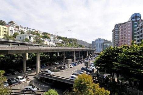 Photo of property in Atrium Towers, 1n/154 The Terrace, Wellington Central, Wellington, 6011