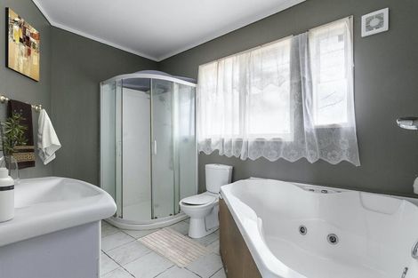 Photo of property in 9 Sutton Crescent, Papatoetoe, Auckland, 2025