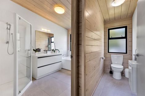 Photo of property in 11 Highfield Place, Highlands Park, New Plymouth, 4312