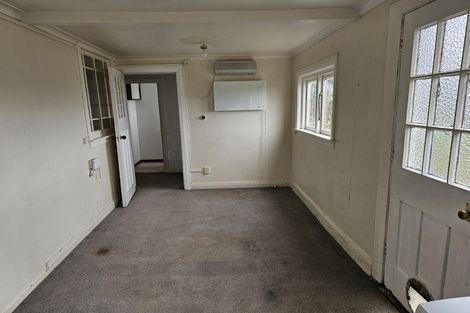 Photo of property in 88 Kelburn Parade, Kelburn, Wellington, 6012