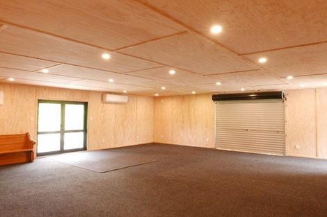 Photo of property in 100 Cole Street, Dannevirke, 4930