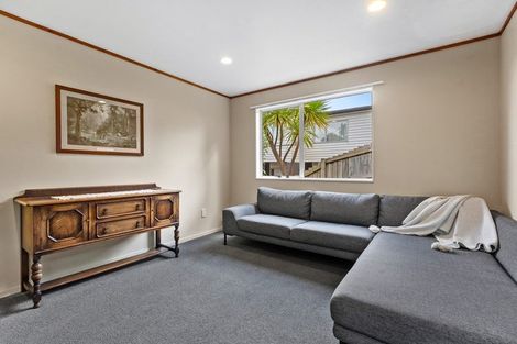 Photo of property in 2/56 Lavery Place, Sunnynook, Auckland, 0632