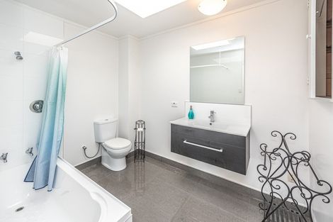 Photo of property in 3 Dickson Crescent, Saint Johns Hill, Whanganui, 4500