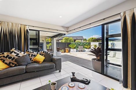 Photo of property in 36 Kawiu Road, Levin, 5510