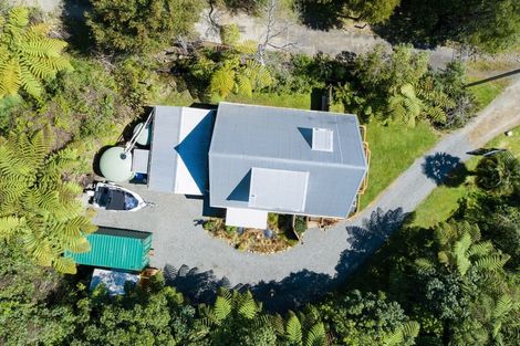 Photo of property in 34 Mccormicks Road, Whatamango Bay, Picton, 7281