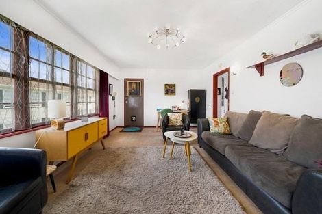 Photo of property in 1/95 Whites Line East, Waiwhetu, Lower Hutt, 5010