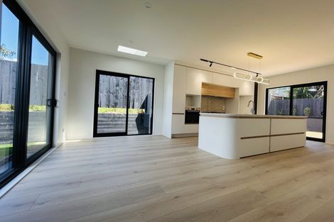 Photo of property in 17d Sorrel Crescent, Bucklands Beach, Auckland, 2012