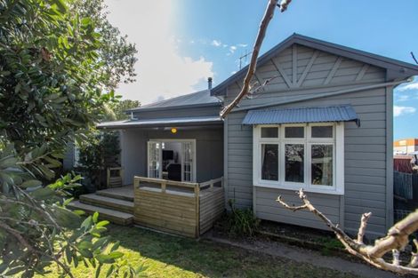 Photo of property in 99 Wellesley Road, Napier South, Napier, 4110
