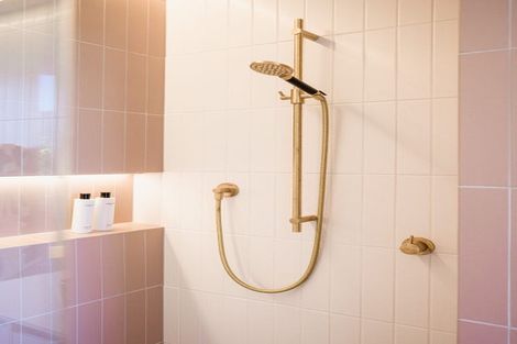 Photo of property in 17 Pitau Road, Mount Maunganui, 3116