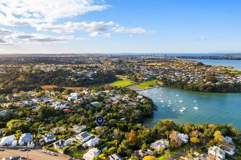 Photo of property in 55a Hinemoa Street, Birkenhead, Auckland, 0626