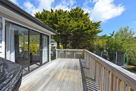 Photo of property in 95 Horoeka Street, Stokes Valley, Lower Hutt, 5019
