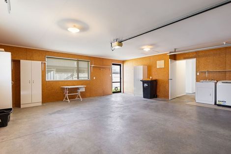 Photo of property in 16 Orlando Way, Kelvin Grove, Palmerston North, 4414